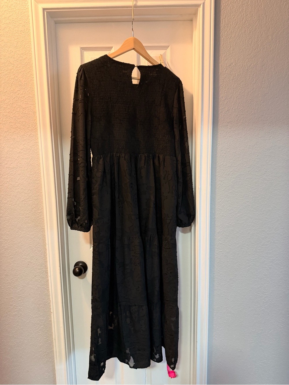 MEROKEETY FLORAL TEXTURED LONG SLEEVE SMOCKED MIDI DRESS Size L - Picture 4 of 6